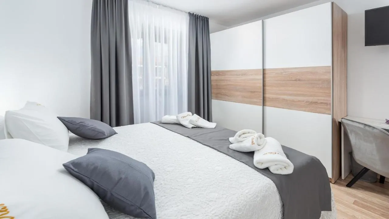 Villa Vias Oliveti Baldasi 0*,