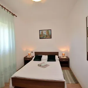  Apartment Mariano